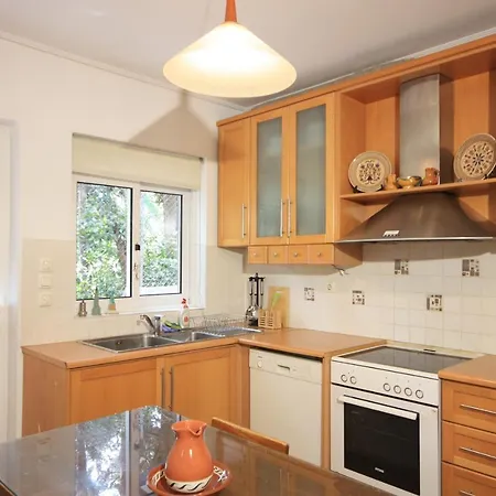 2 Bdr Park View - 130m2 & Private Patio アパート アテネ