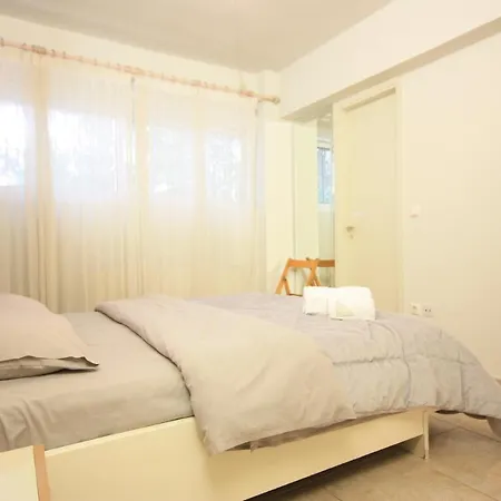 2 Bdr Park View - 130m2 & Private Patio * アテネ